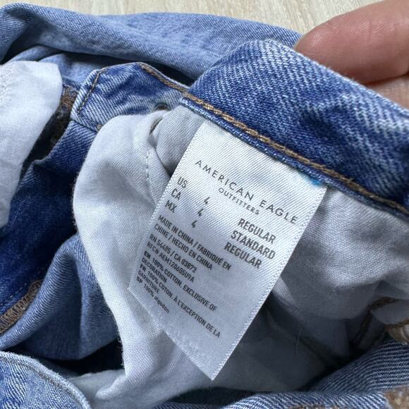 American Eagle Relaxed High Rise Mom Jean Distressed Destroyed Ripped Jeans 4 - Picture 10 of 15